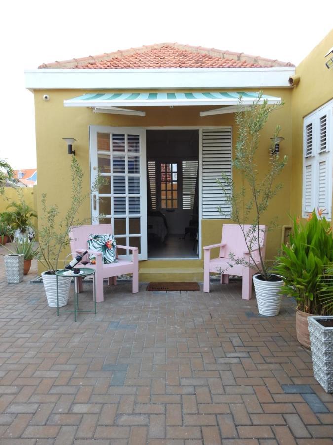 Historic Building The Palm Backyard Studio-Apartment Willemstad, Curacao Feel Home Away From Home Esterno foto