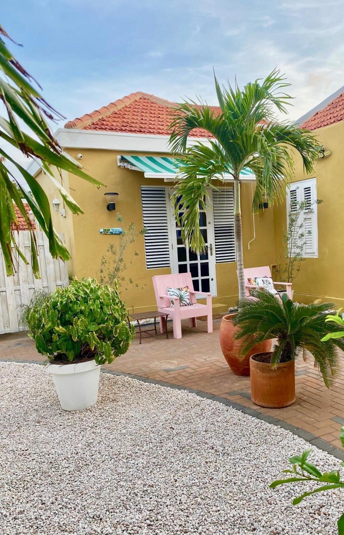 Historic Building The Palm Backyard Studio-Apartment Willemstad, Curacao Feel Home Away From Home Esterno foto